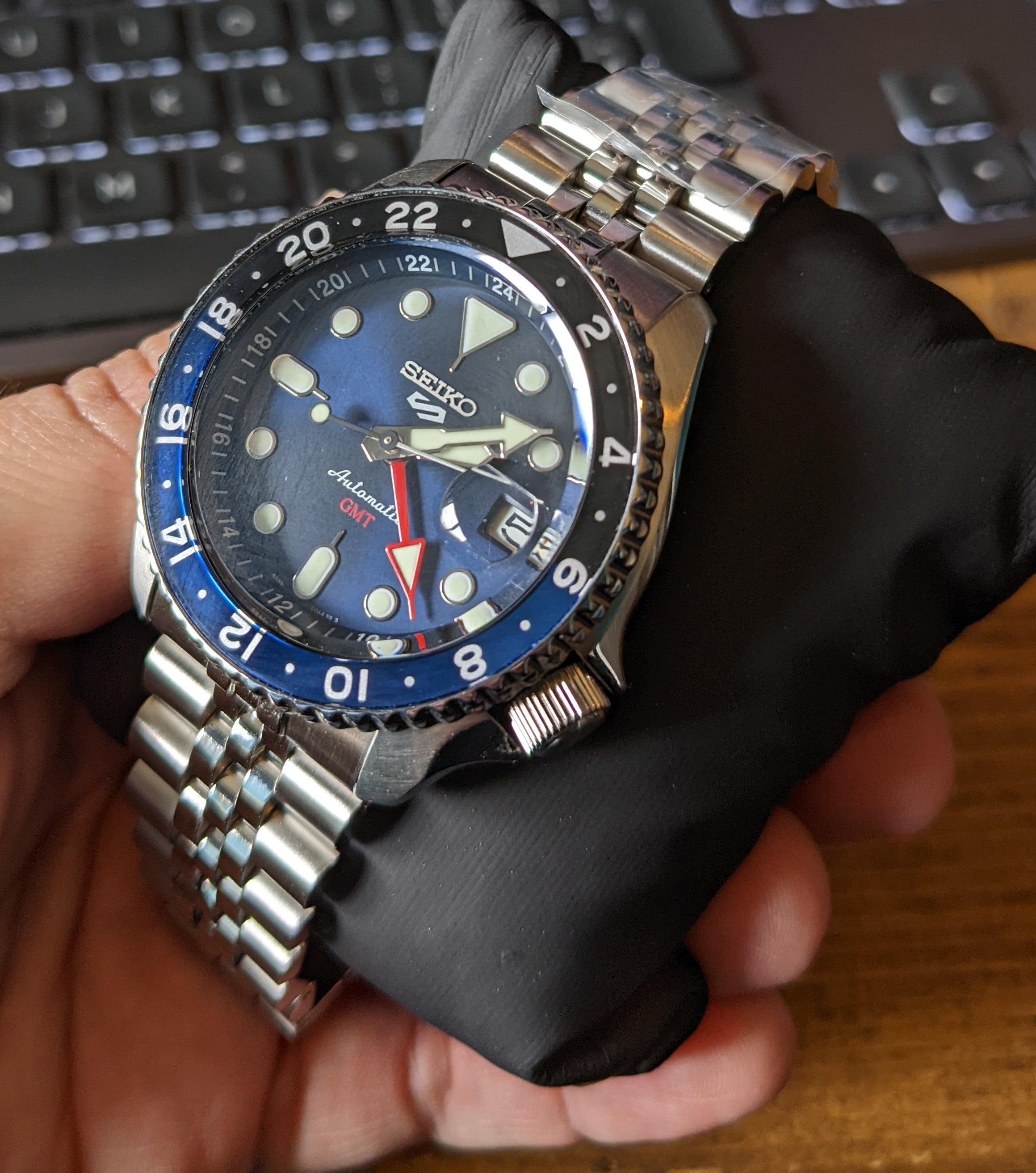 Seiko 5 Sports GMT SKX Automatic Blueberry Dial Silver Steel Strap Watch For Men - SSK003K1