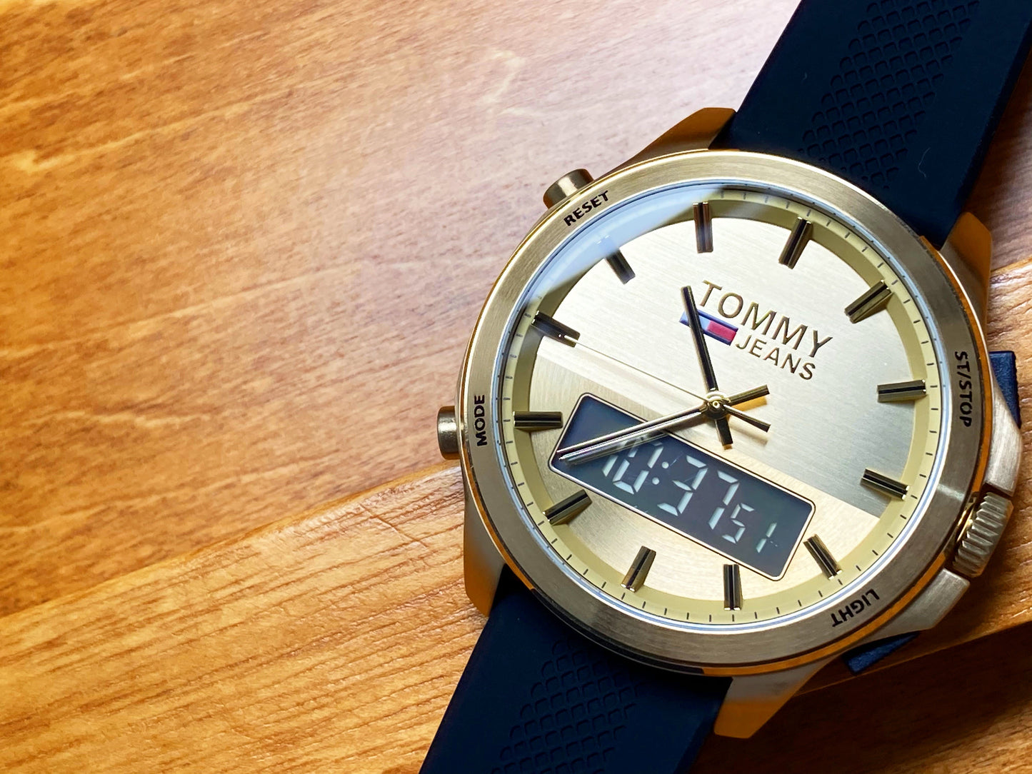 Tommy Hilfiger Jeans Digital Analog Gold Dial Black Rubber Strap Watch For Women - 1791762