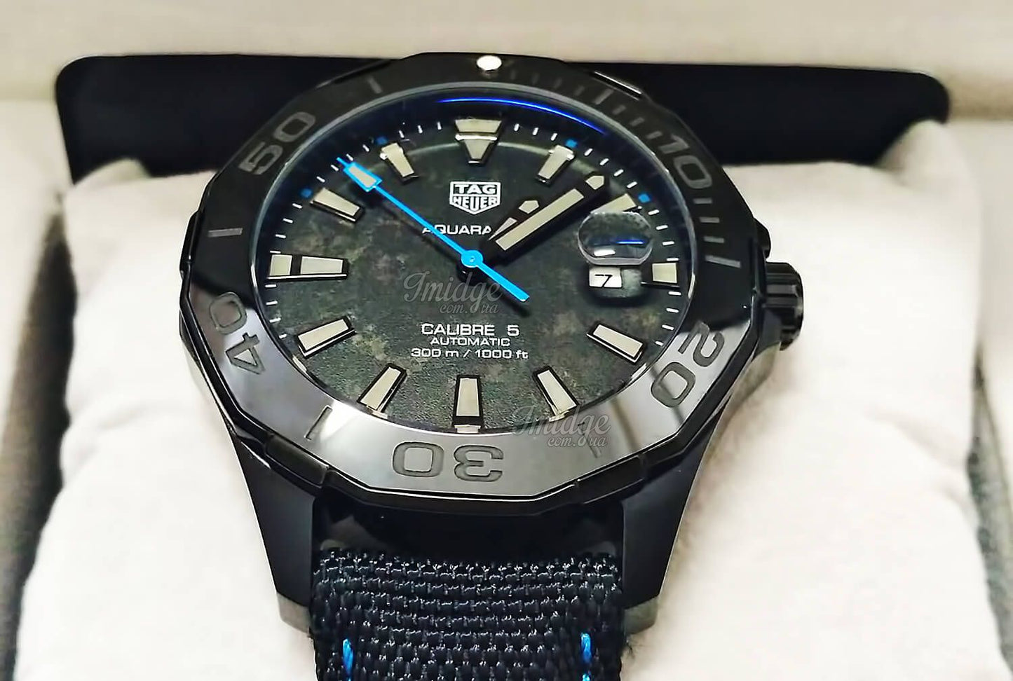 Tag Heuer Aquaracer Carbon Dial Watch for Men - WBD218C.FC6447