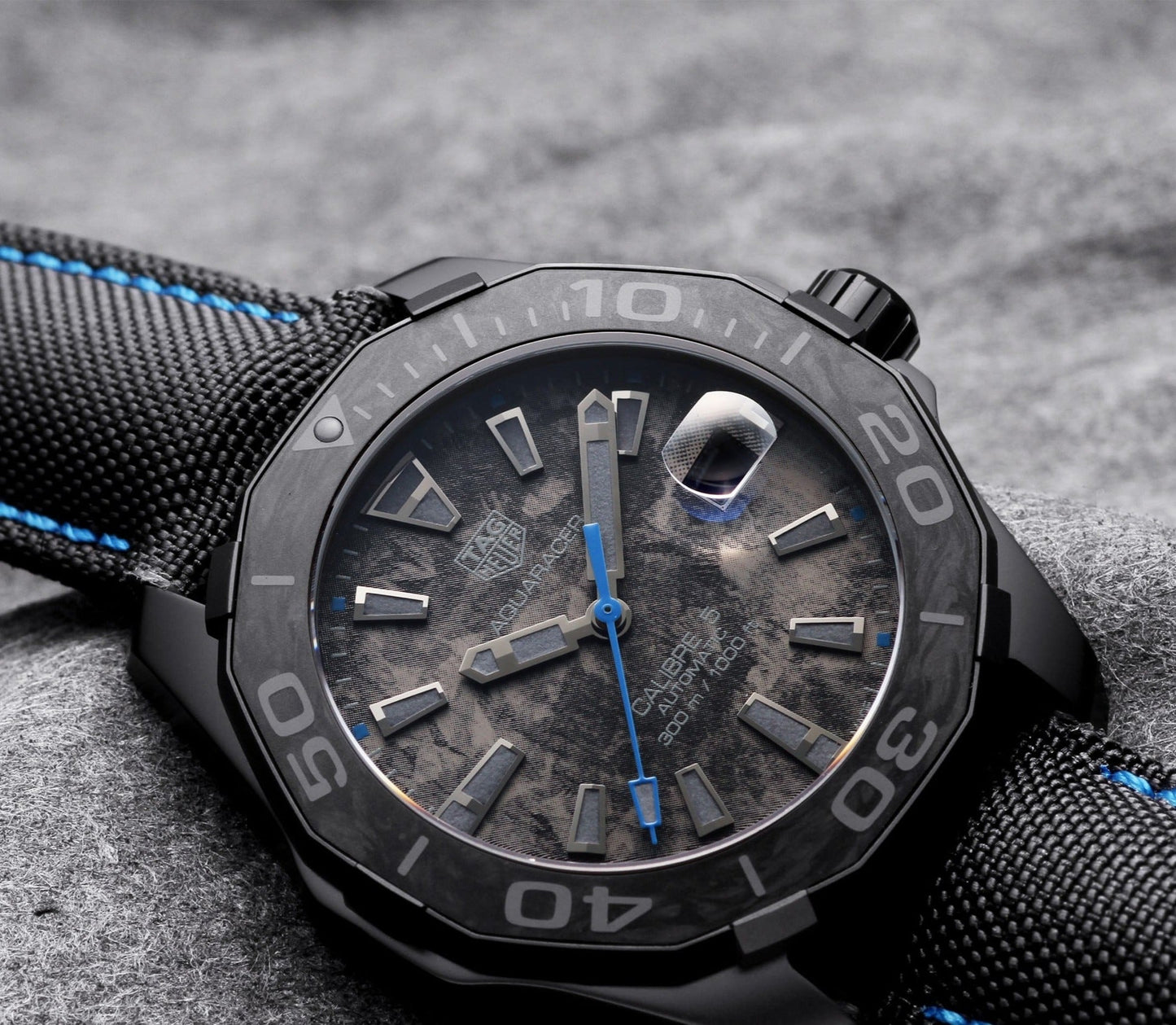 Tag Heuer Aquaracer Calibre 5 Black Nylon Strap Carbon Dial Watch for Men - WBD218C.FC6447