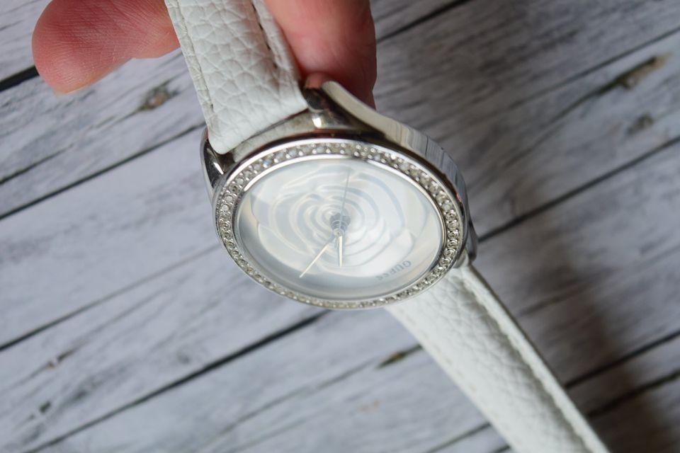 Guess Rosette Analog White Dial White Leather Strap Watch For Women - W75043L1