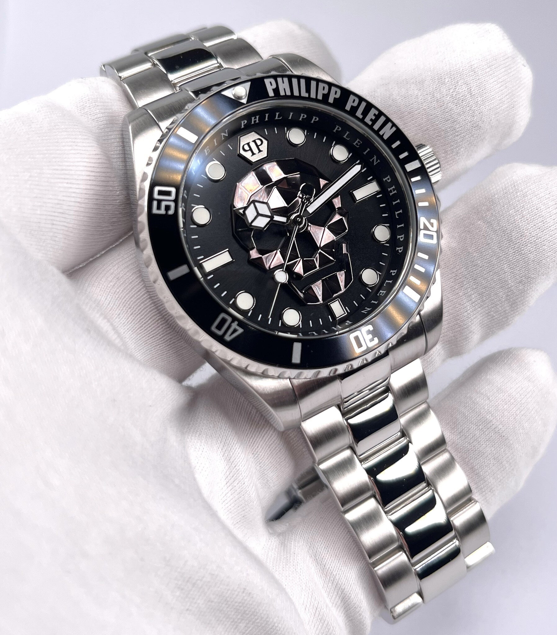 Philipp Plein The $kull Diver Black Dial Silver Steel Strap Watch For Men- PWOAA0522